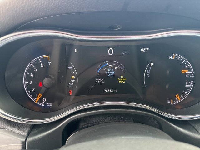 Used 2021 Jeep Grand Cherokee Laredo AWD/4WD image 12