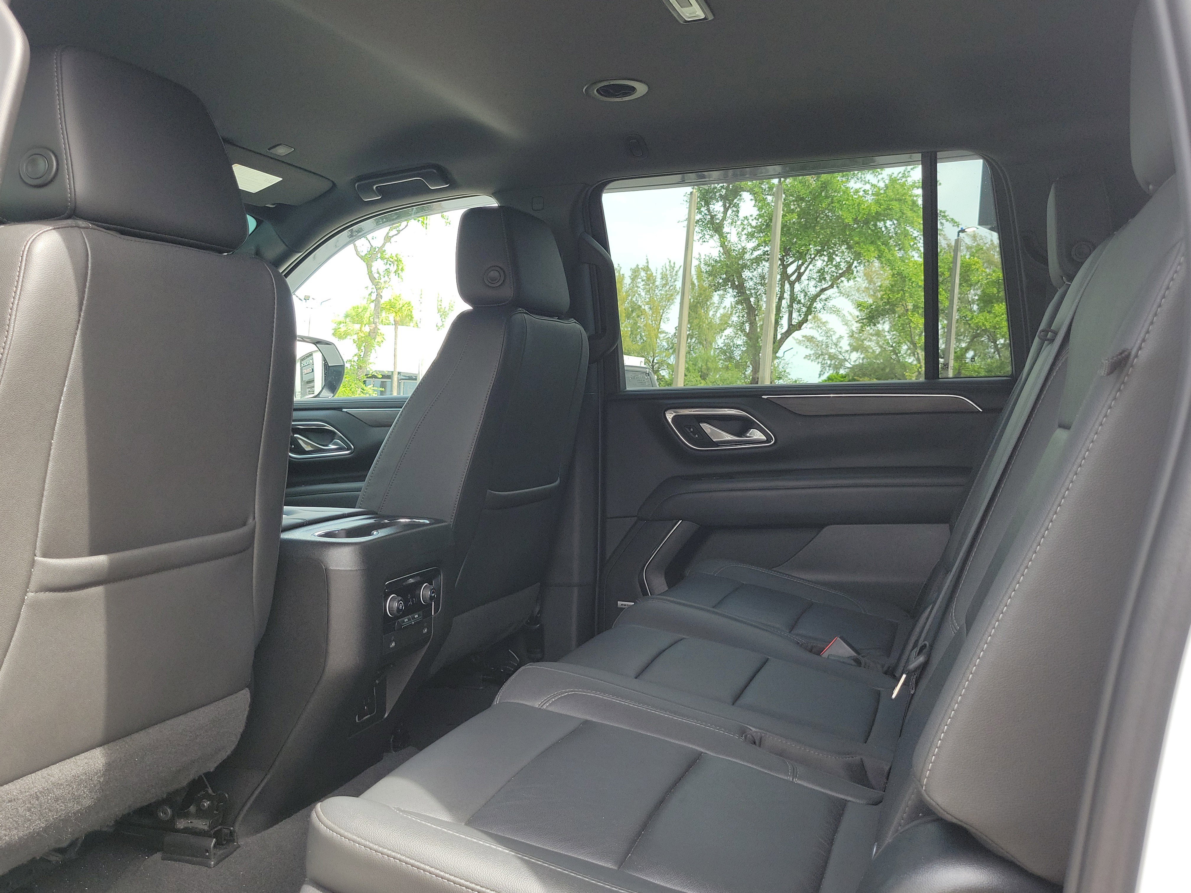 Used 2023 Chevrolet Suburban LT RWD image 14