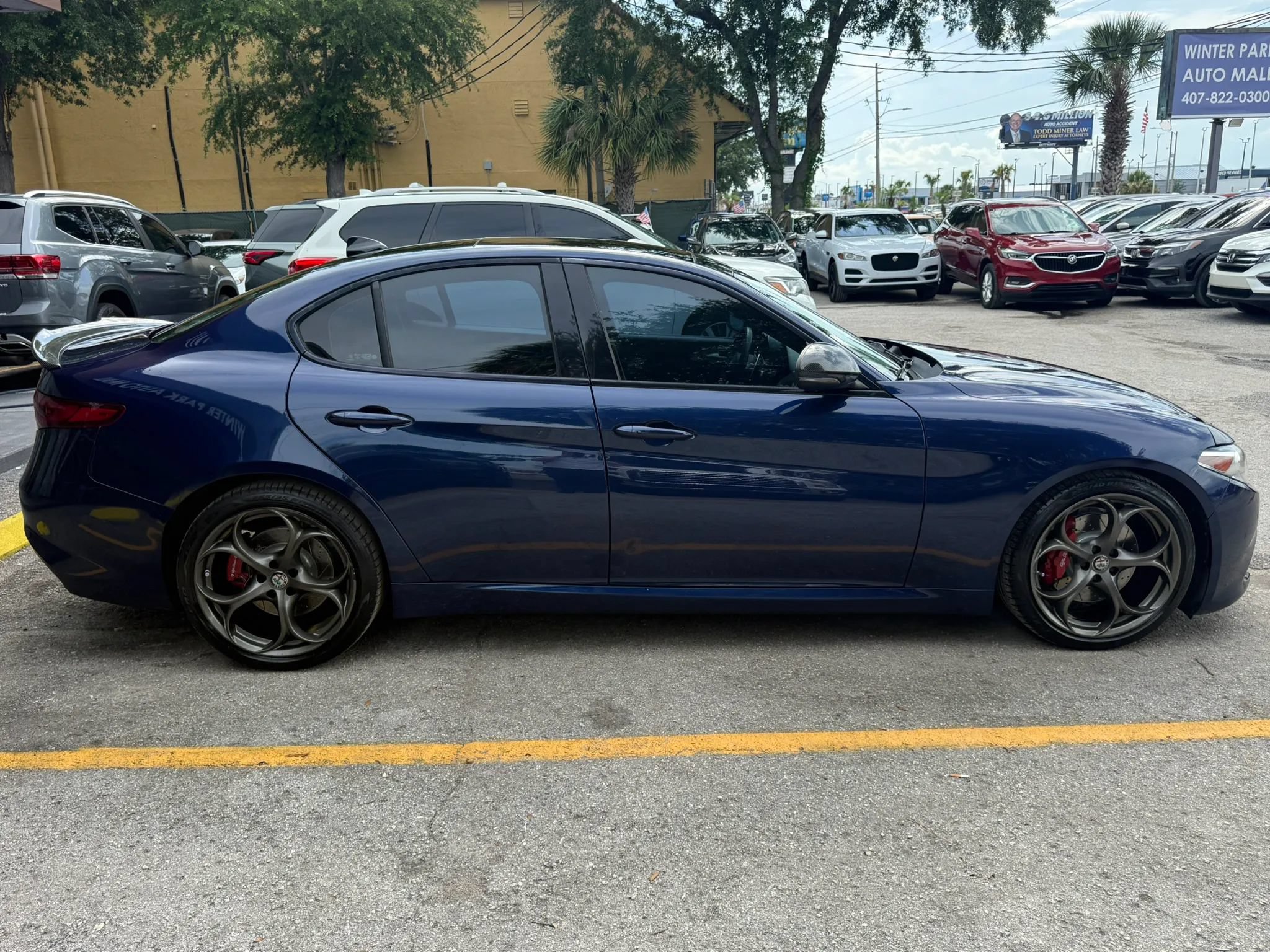 Used 2017 Alfa Romeo Giulia Ti w/ TI 19" Sport Package RWD image 4