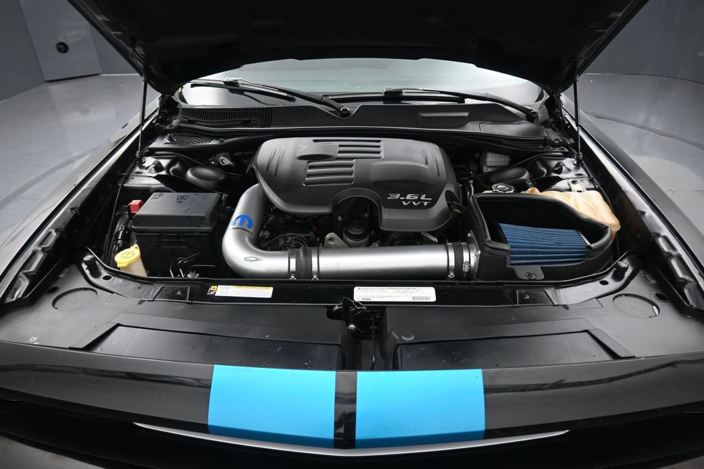 Used 2012 Dodge Challenger SXT RWD image 40
