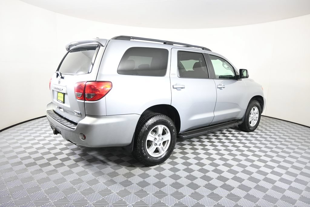 Used 2016 Toyota Sequoia SR5 AWD/4WD image 6