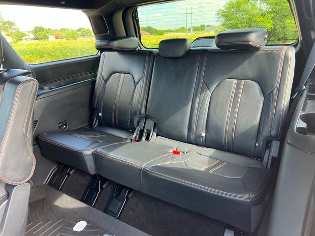Used 2023 Ford Expedition Platinum RWD image 20