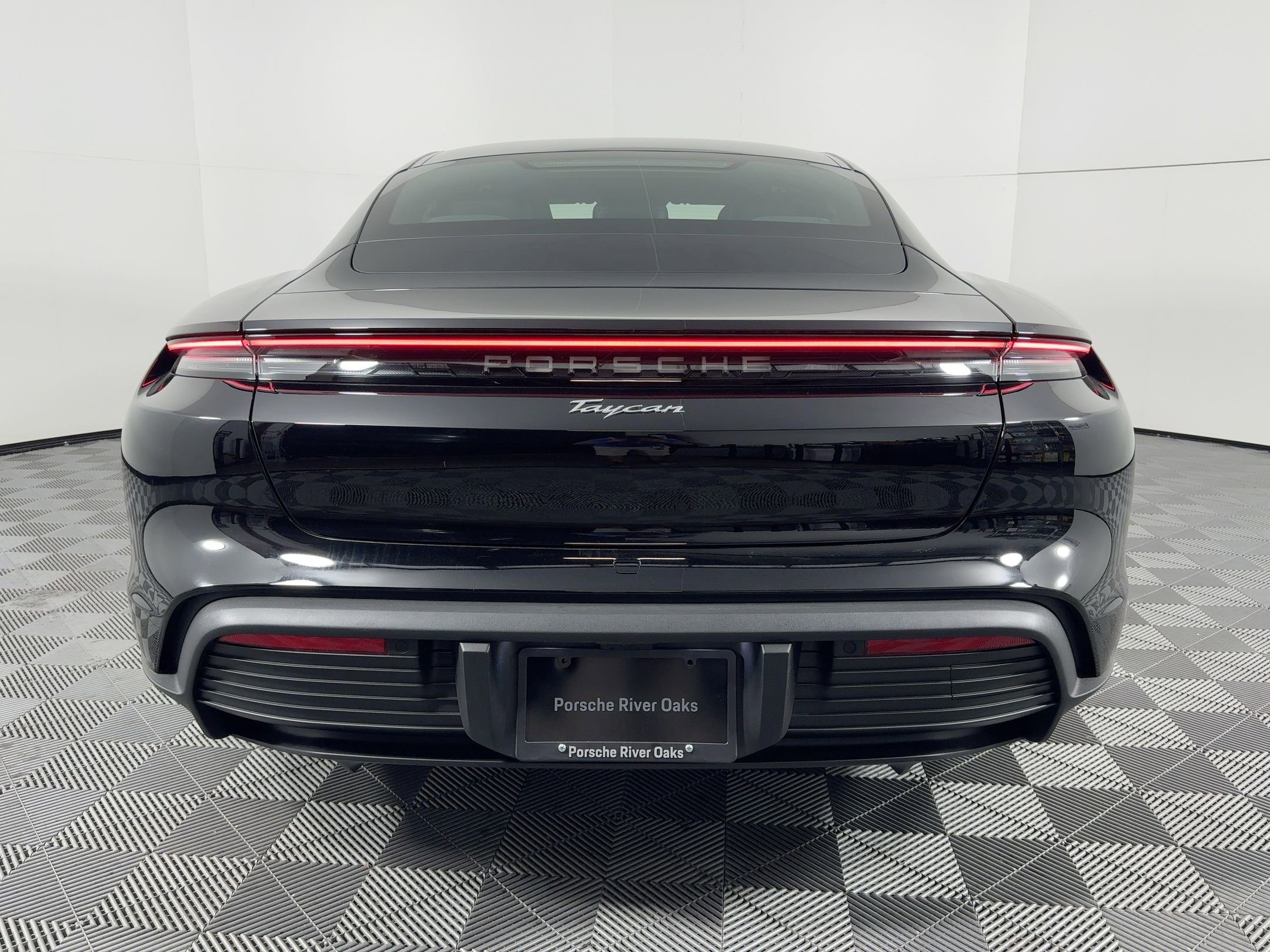 Used 2025 Porsche Taycan RWD image 10