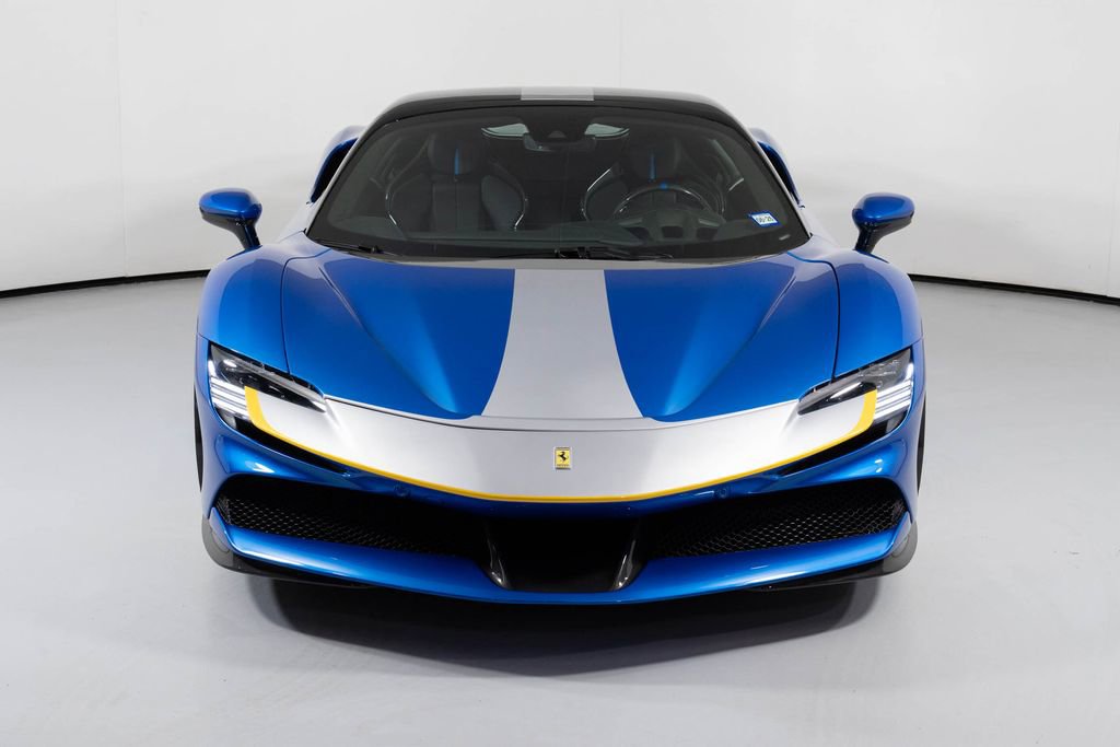 Used 2022 Ferrari SF90 Spider image 8