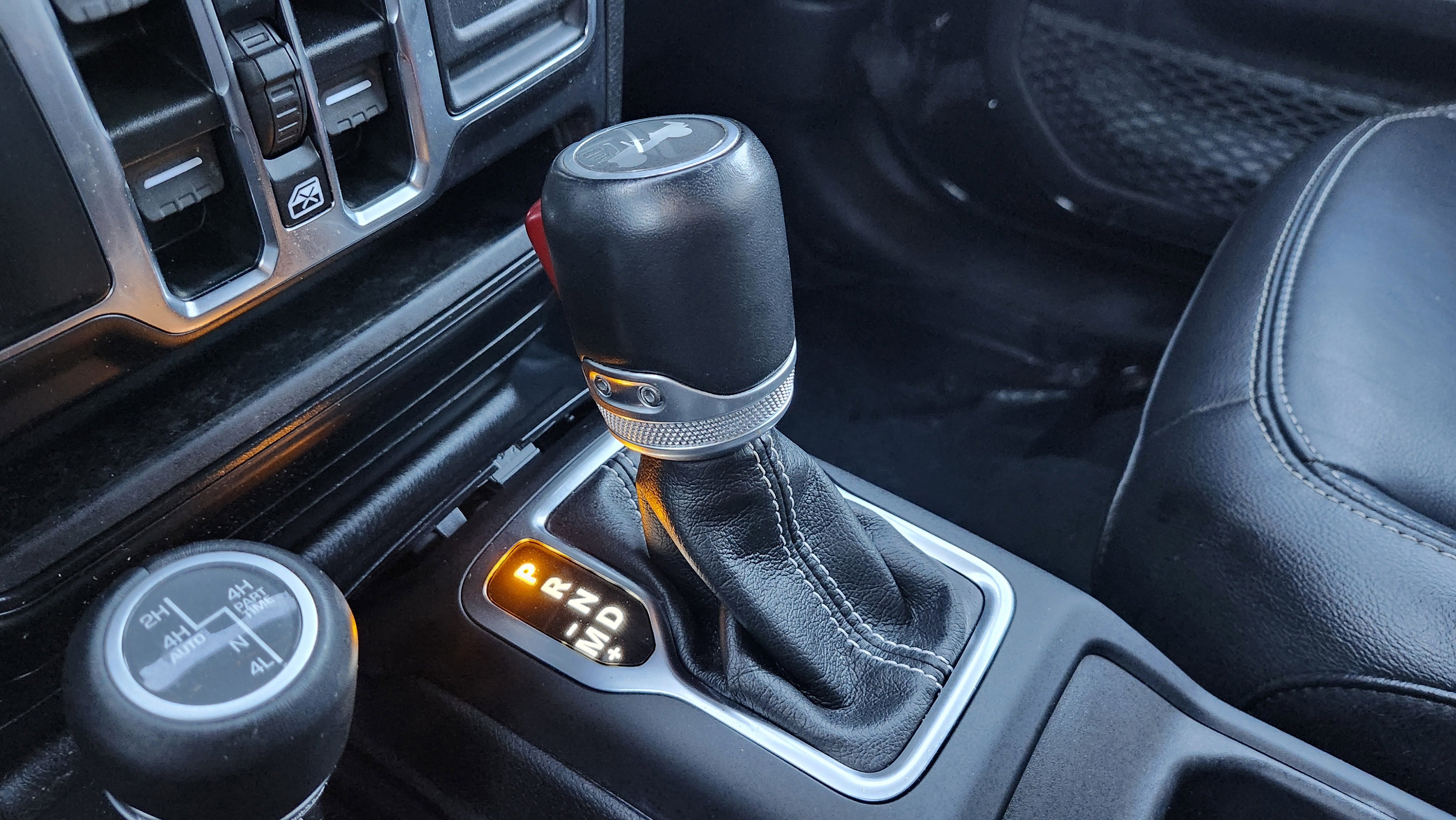 Used 2022 Jeep Wrangler Unlimited Sahara w/ Cold Weather Group image 34