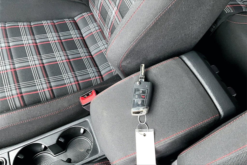 Used 2017 Volkswagen GTI S image 32