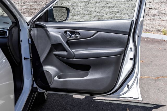 Used 2016 Nissan Rogue S AWD/4WD image 14