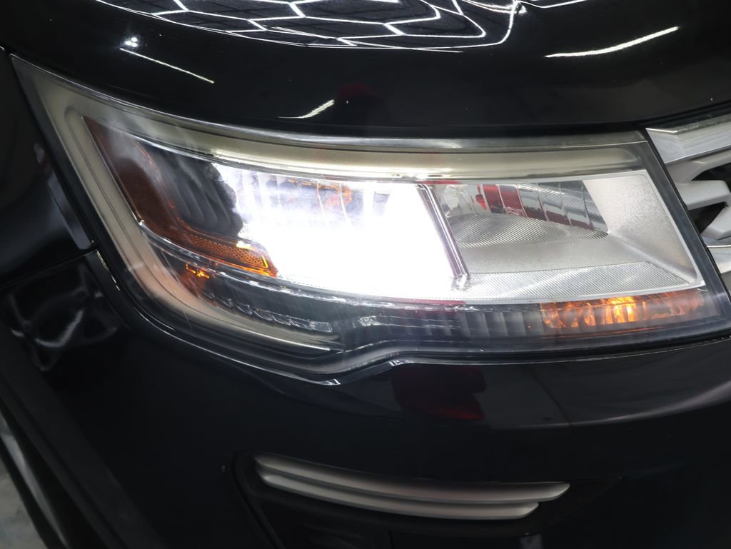 Used 2019 Ford Explorer XLT FWD image 30