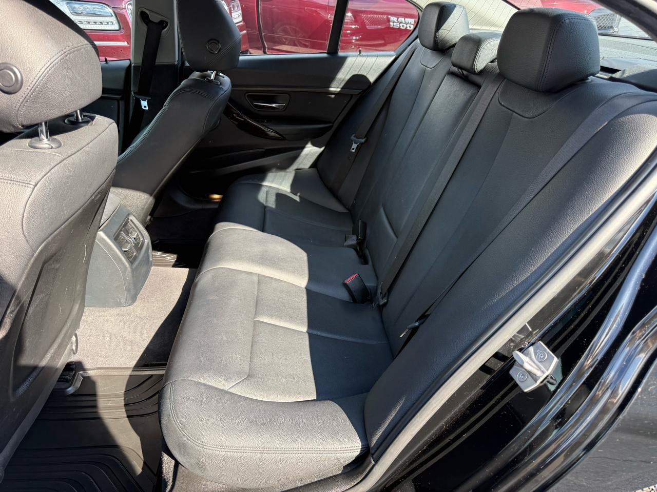 Used 2015 BMW 320i Sedan RWD image 16