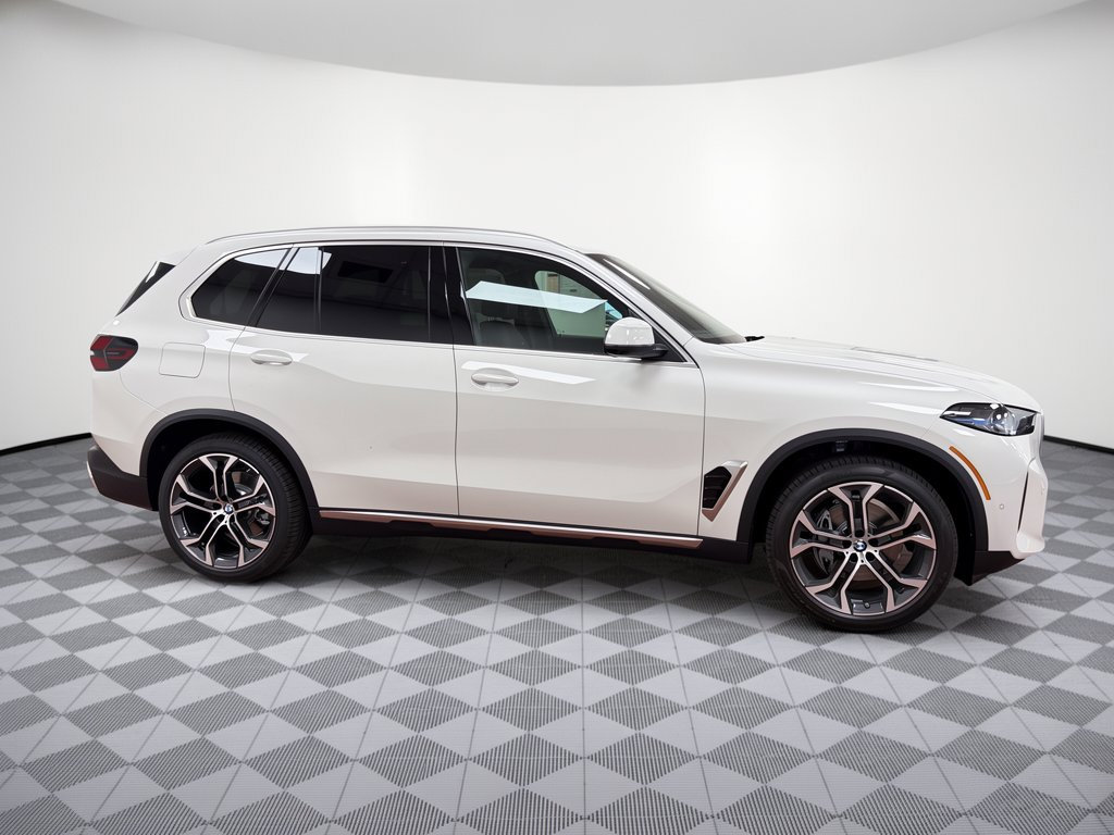 Used 2026 BMW X5 xDrive40i w/ Climate Comfort Package AWD/4WD image 4