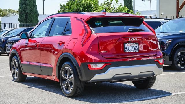 Certified 2025 Kia Niro EX FWD image 7