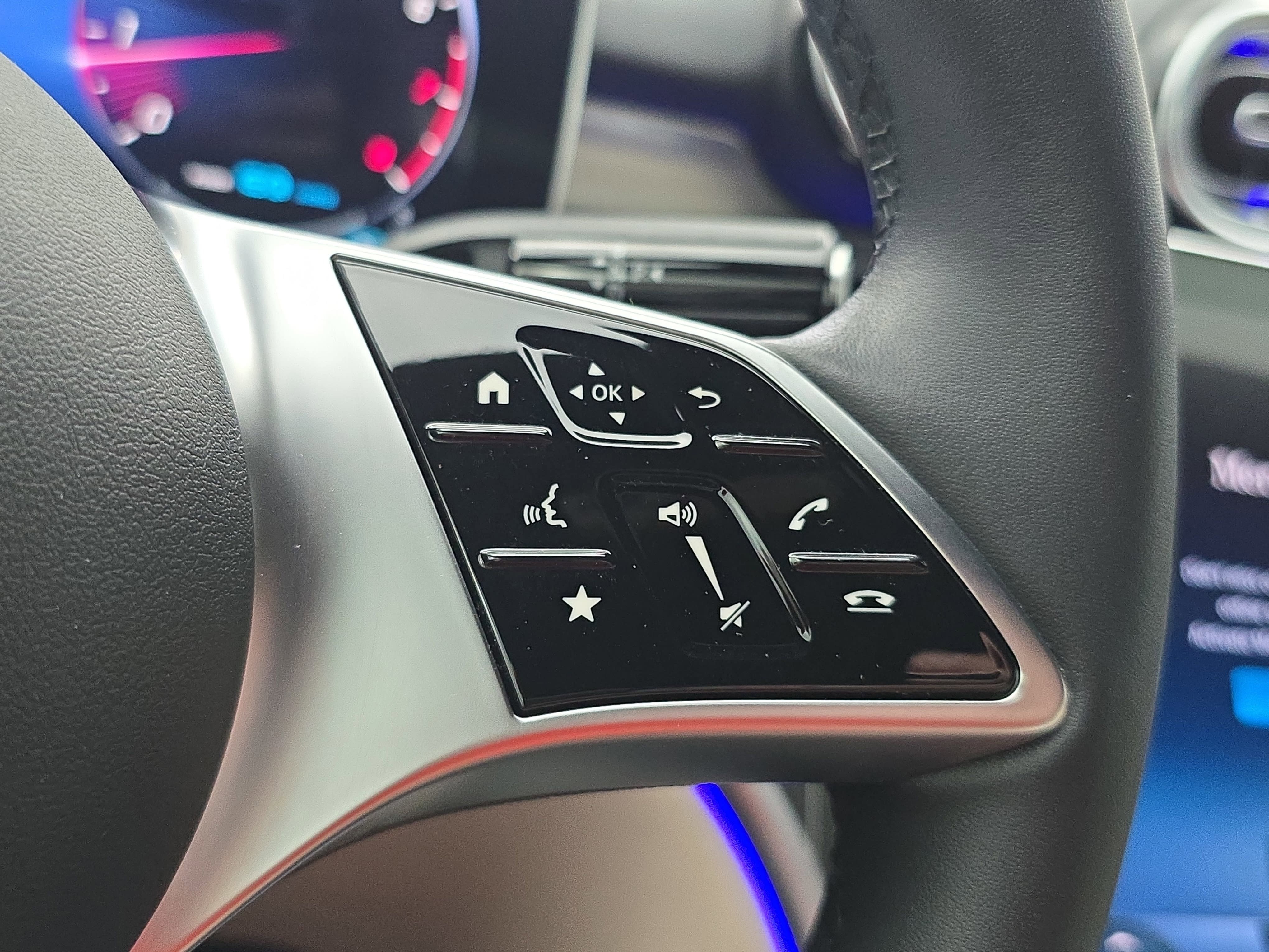 Certified 2022 Mercedes-Benz C 300 4MATIC Sedan image 18