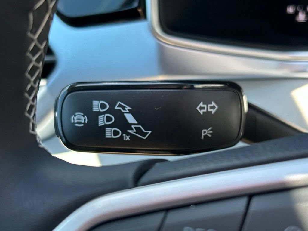 New 2026 Volkswagen Taos SE FWD image 29