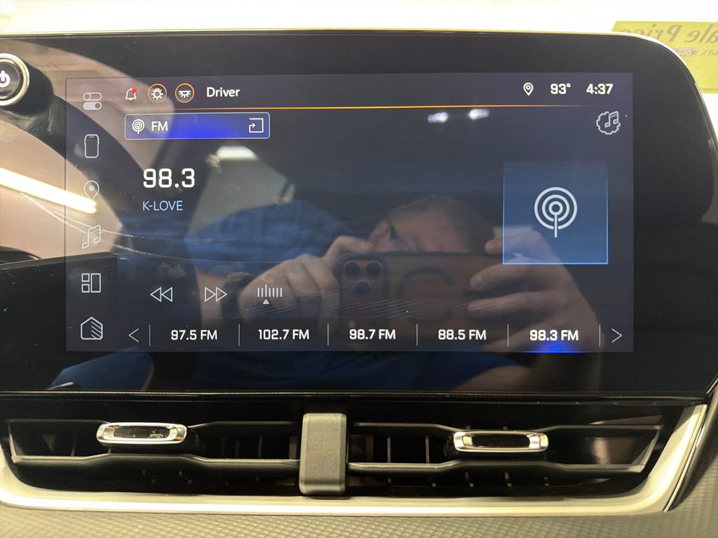 Used 2025 Chevrolet Equinox LT w/ Convenience Package II FWD image 25