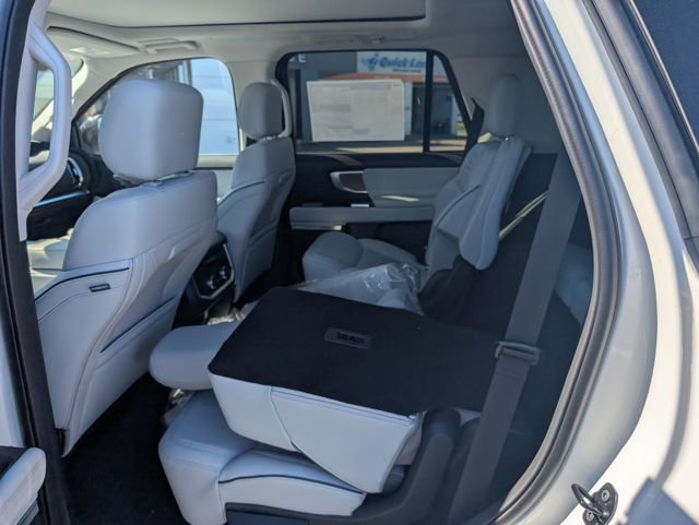 New 2025 Ford Expedition Platinum w/ Platinum Ultimate Package image 9