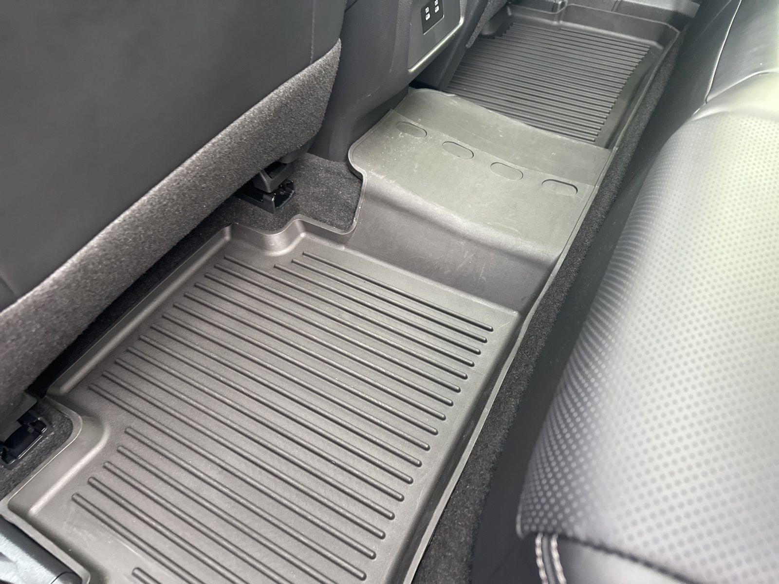 Used 2024 Nissan Rogue Platinum image 22