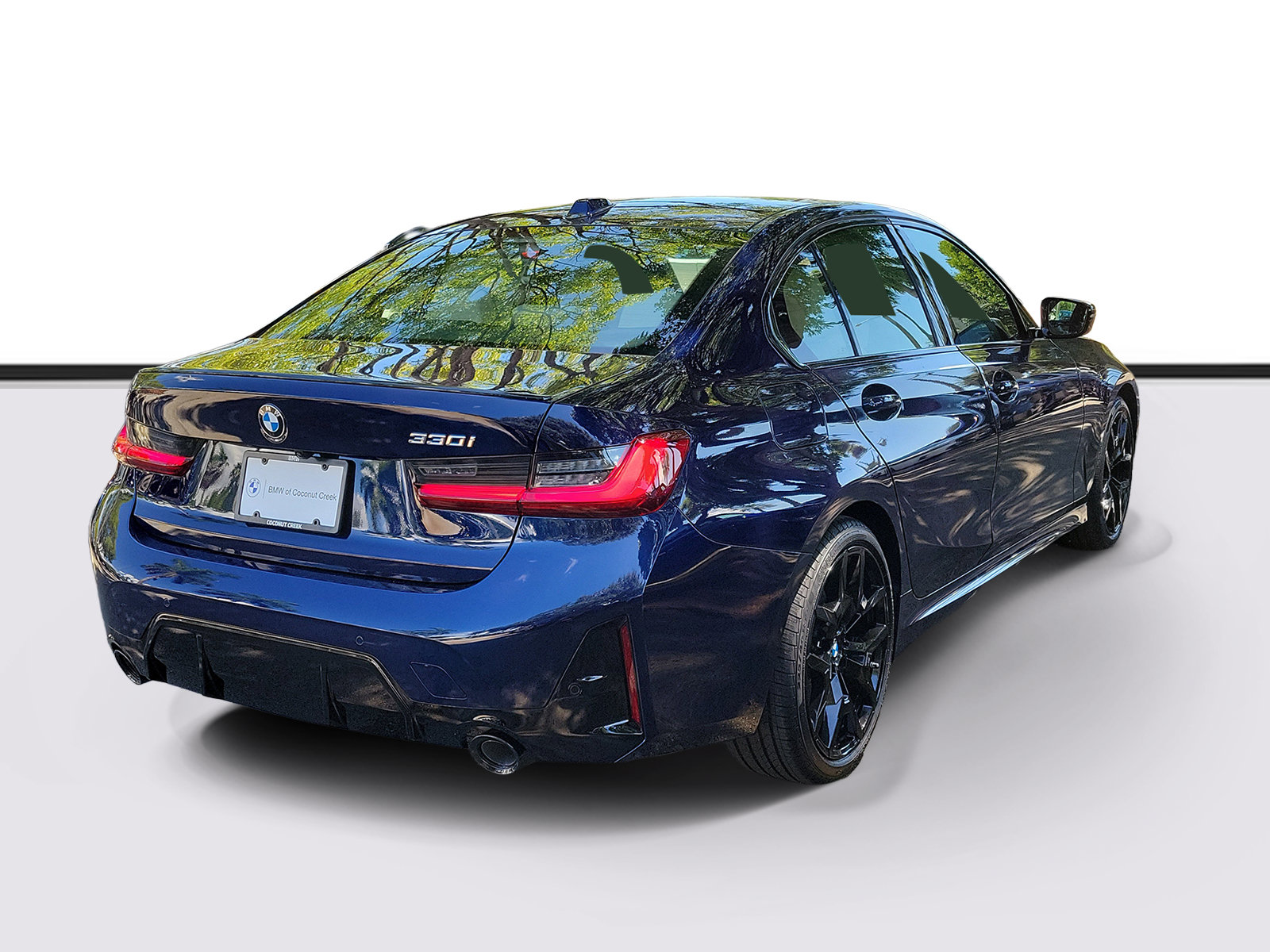 New 2026 BMW 330i Sedan w/ M Sport Package RWD image 4