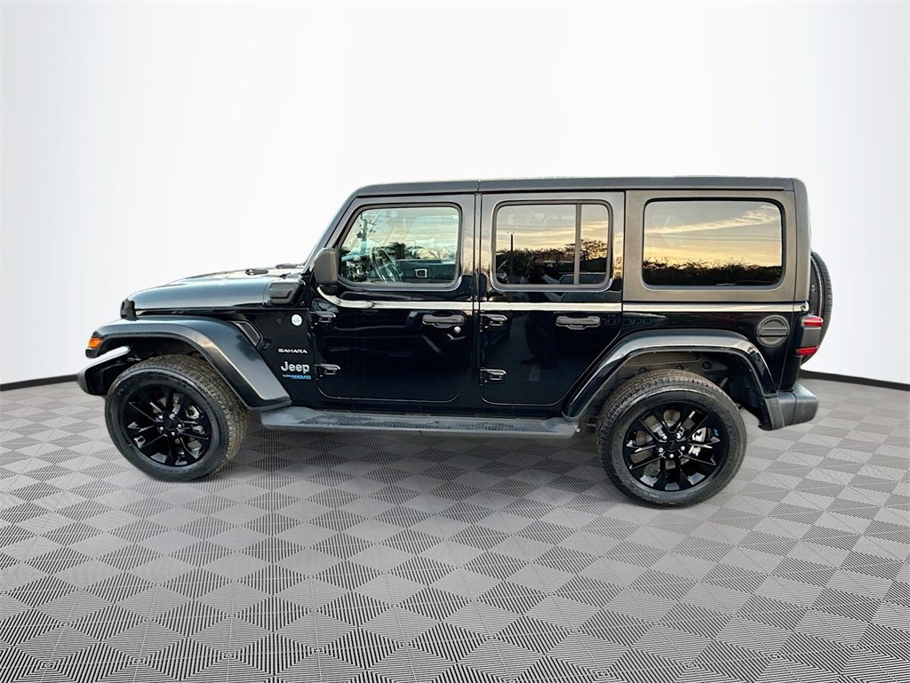 Used 2022 Jeep Wrangler Unlimited Sahara w/ Cold Weather Group image 9