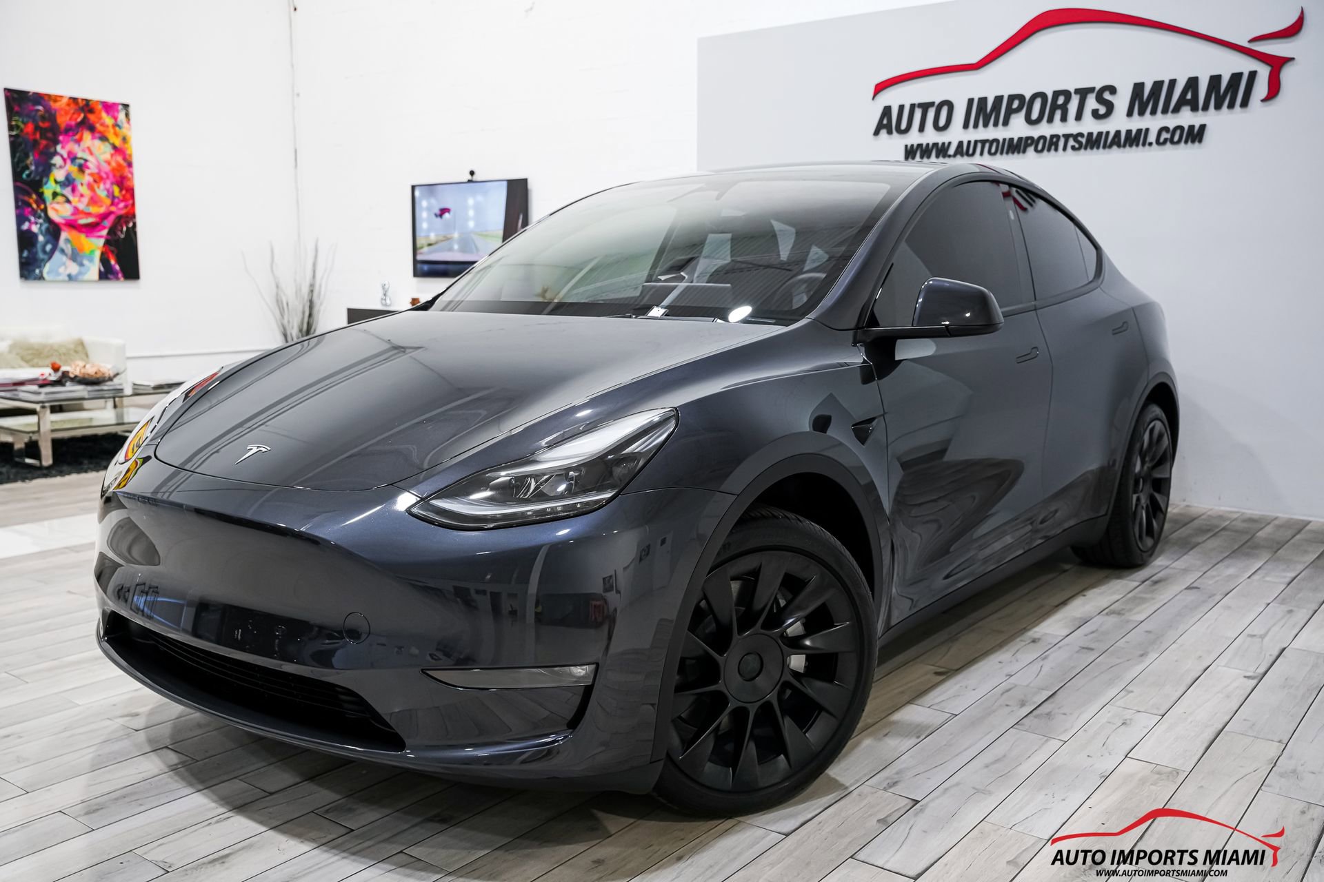 Used 2024 Tesla Model Y Long Range AWD/4WD image 1
