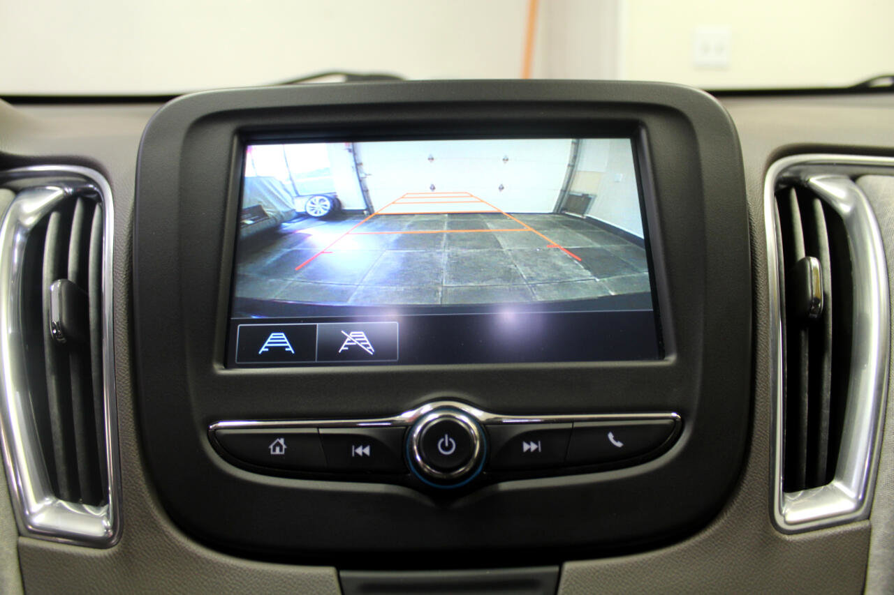 Used 2017 Chevrolet Malibu LT image 14