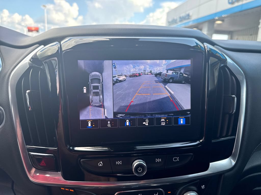 Used 2023 Chevrolet Traverse High Country FWD image 34