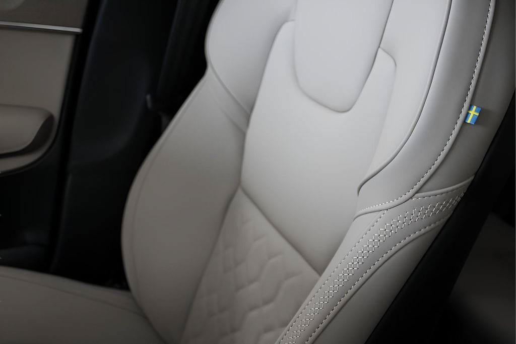 New 2026 Volvo XC90 B6 Plus w/ Protection Package Premier AWD/4WD image 25