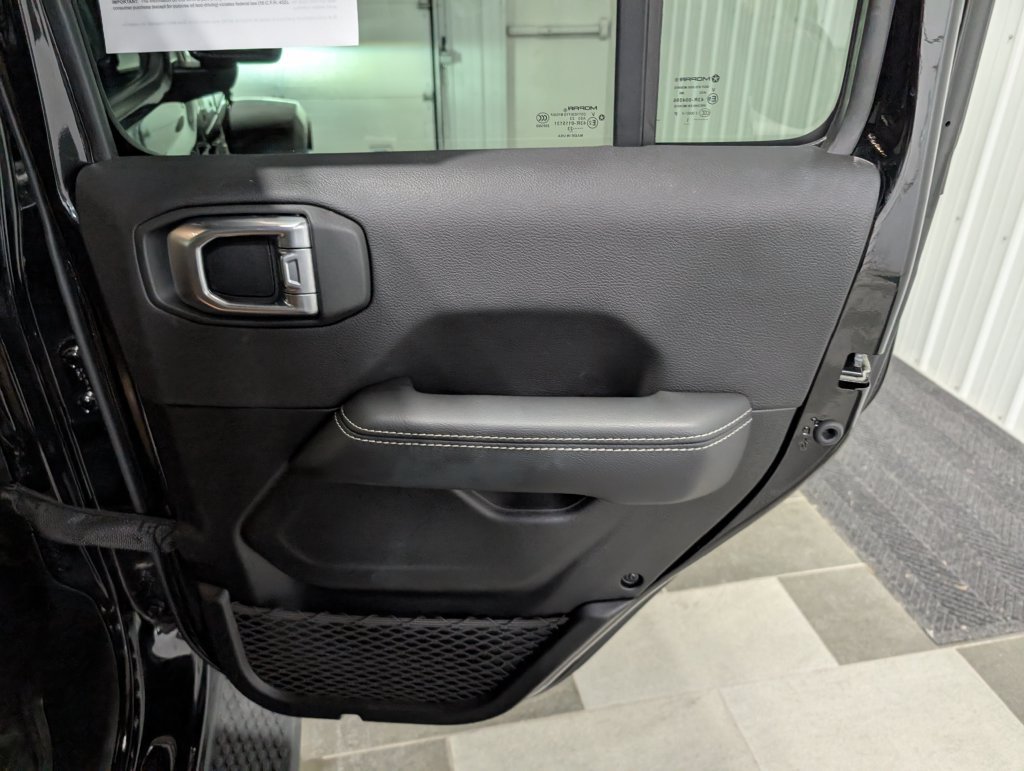 Used 2023 Jeep Wrangler Unlimited Sahara w/ Cold Weather Group AWD/4WD image 25
