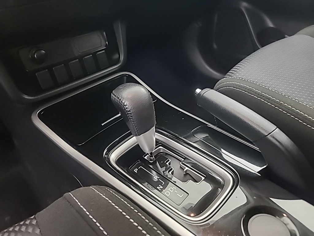 Used 2017 Mitsubishi Outlander ES FWD image 33