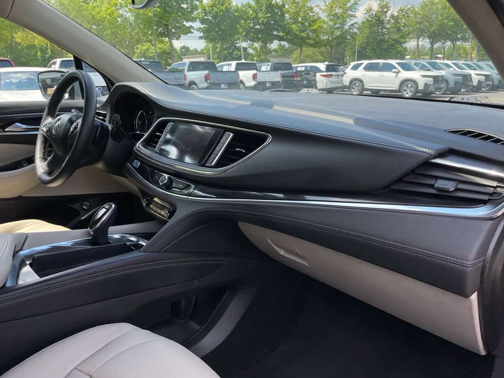 Used 2021 Buick Enclave Essence FWD image 33