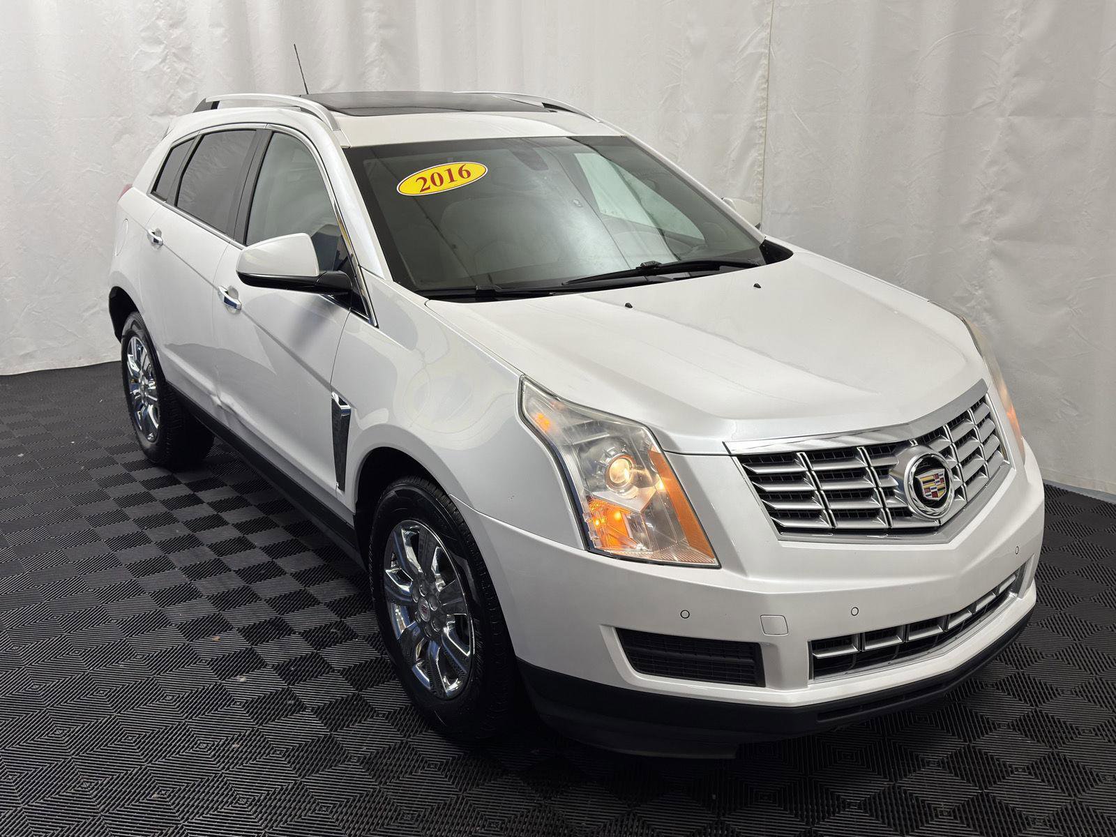 Used 2016 Cadillac SRX Luxury image 11