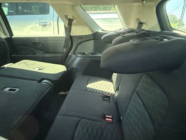 Certified 2025 Nissan Pathfinder SV FWD image 7