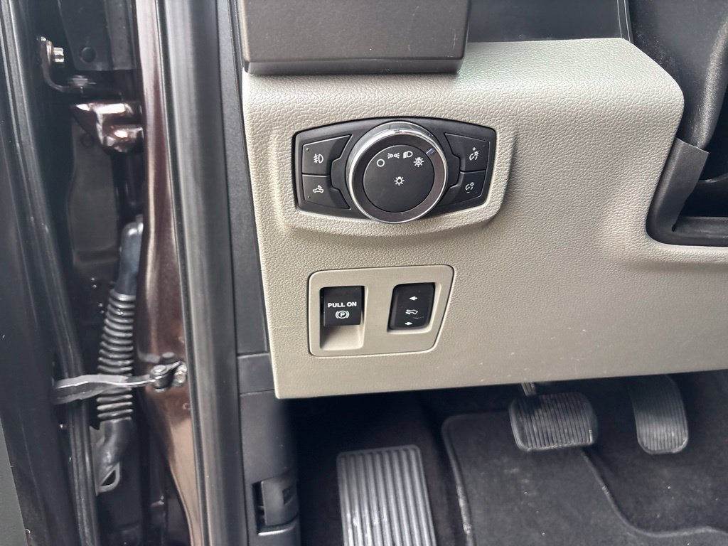 Used 2019 Ford F150 XLT w/ Equipment Group 302A Luxury AWD/4WD image 18