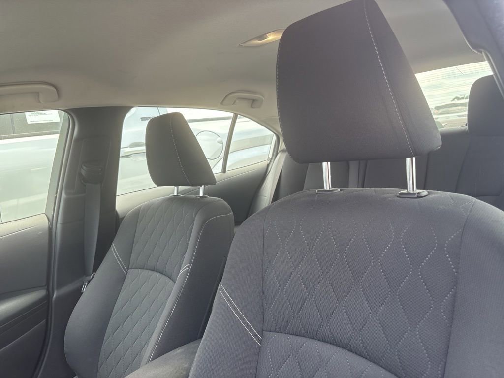 Used 2023 Toyota Corolla LE FWD image 5