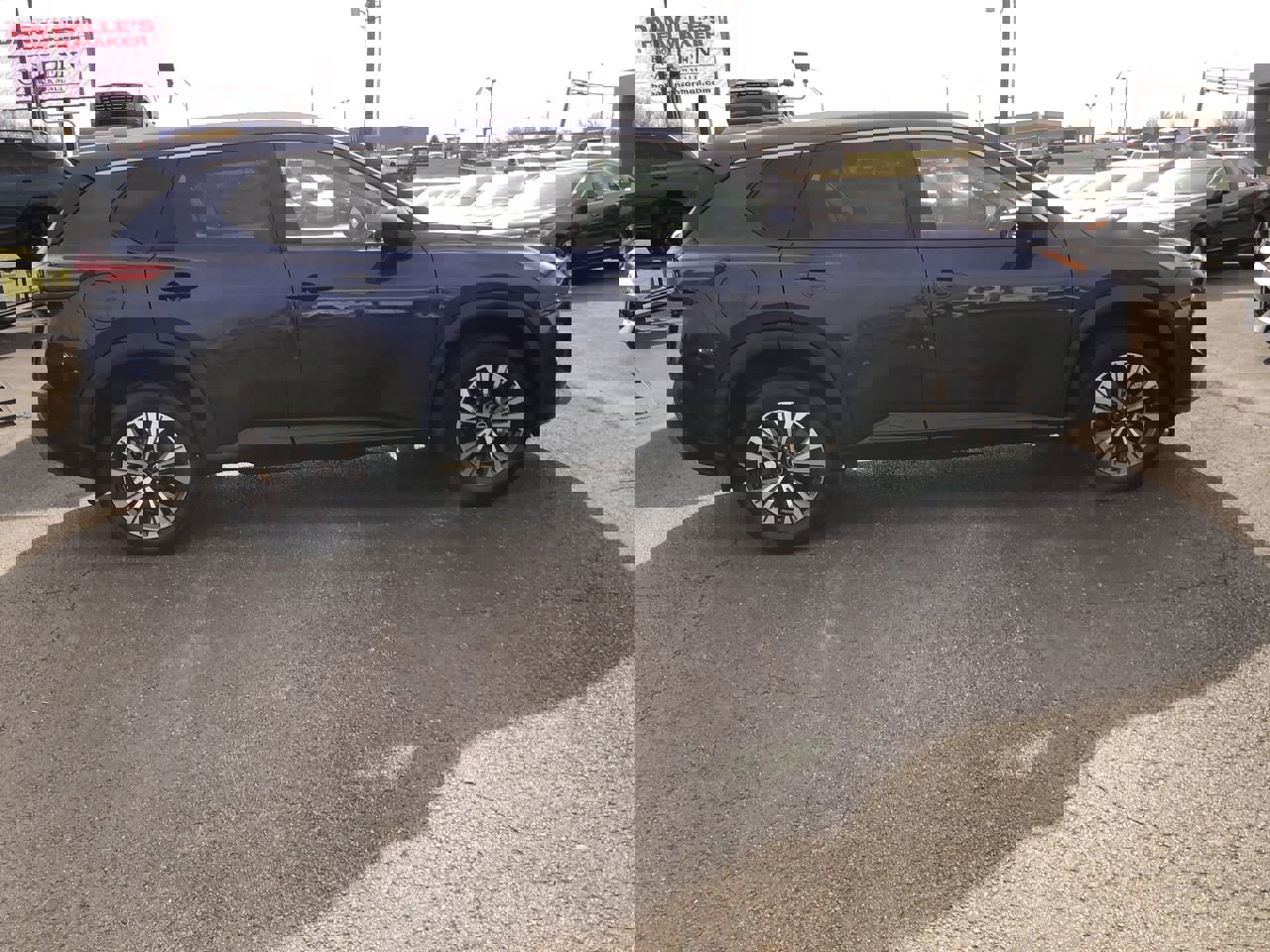 Used 2023 Nissan Rogue SV w/ SV Premium B Package image 6