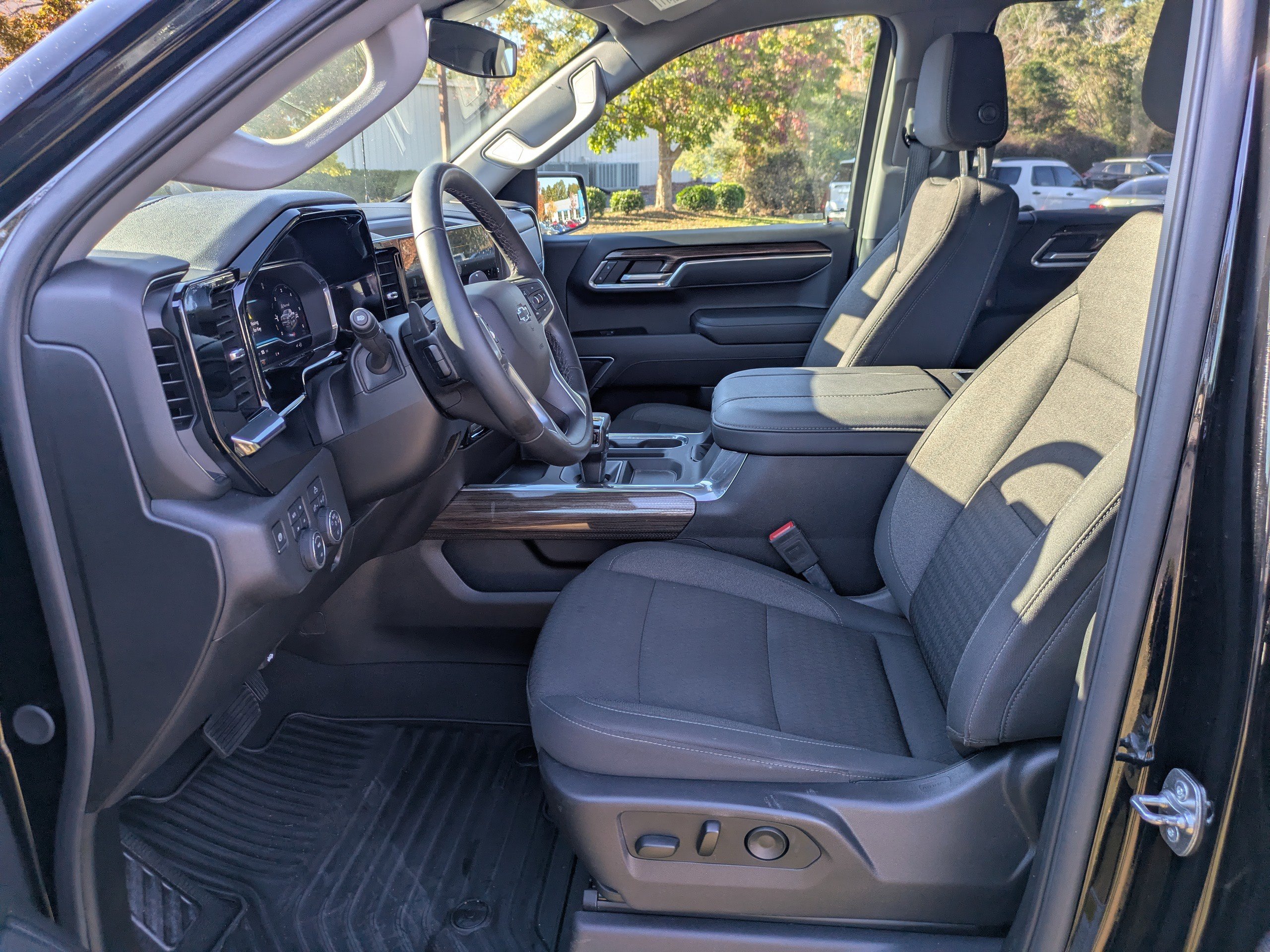 Used 2025 Chevrolet Silverado 1500 RST w/ Z71 Off-Road Package image 20