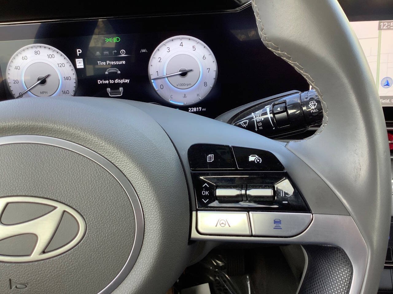 Used 2025 Hyundai Elantra SEL FWD image 39