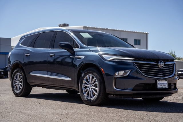 Used 2023 Buick Enclave Essence w/ LPO, Cargo Package FWD image 3