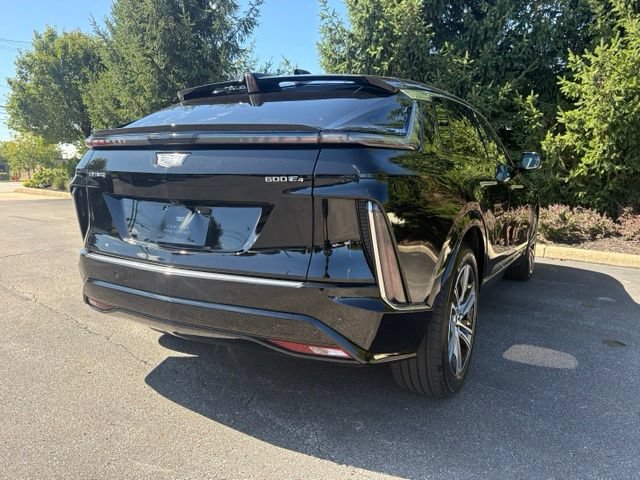 Used 2025 Cadillac Lyriq Luxury w/ LPO, Floor Liner Package AWD/4WD image 8