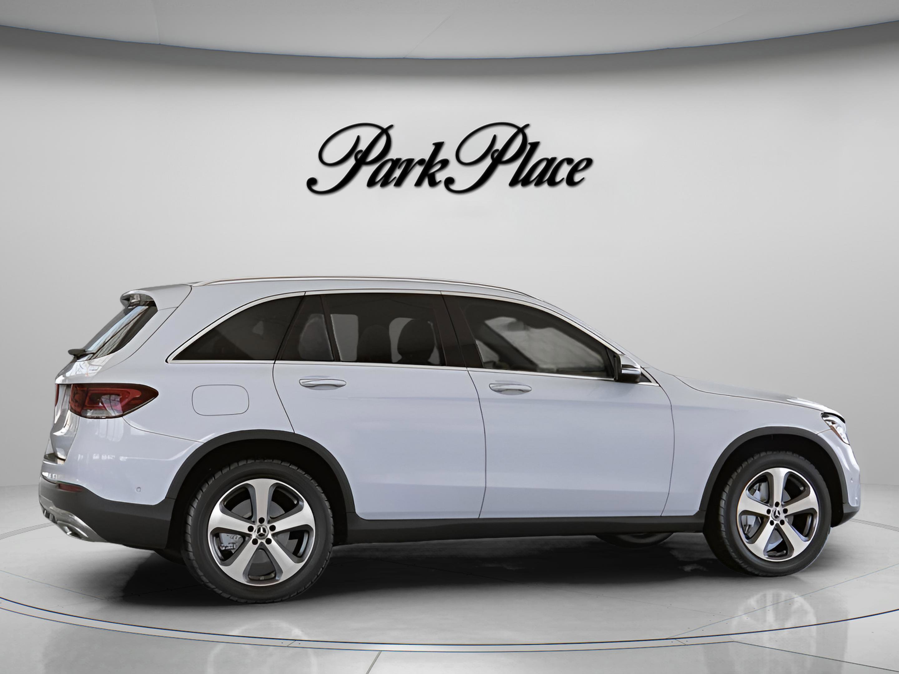 Certified 2022 Mercedes-Benz GLC 300 4MATIC w/ Premium Package Lite image 24