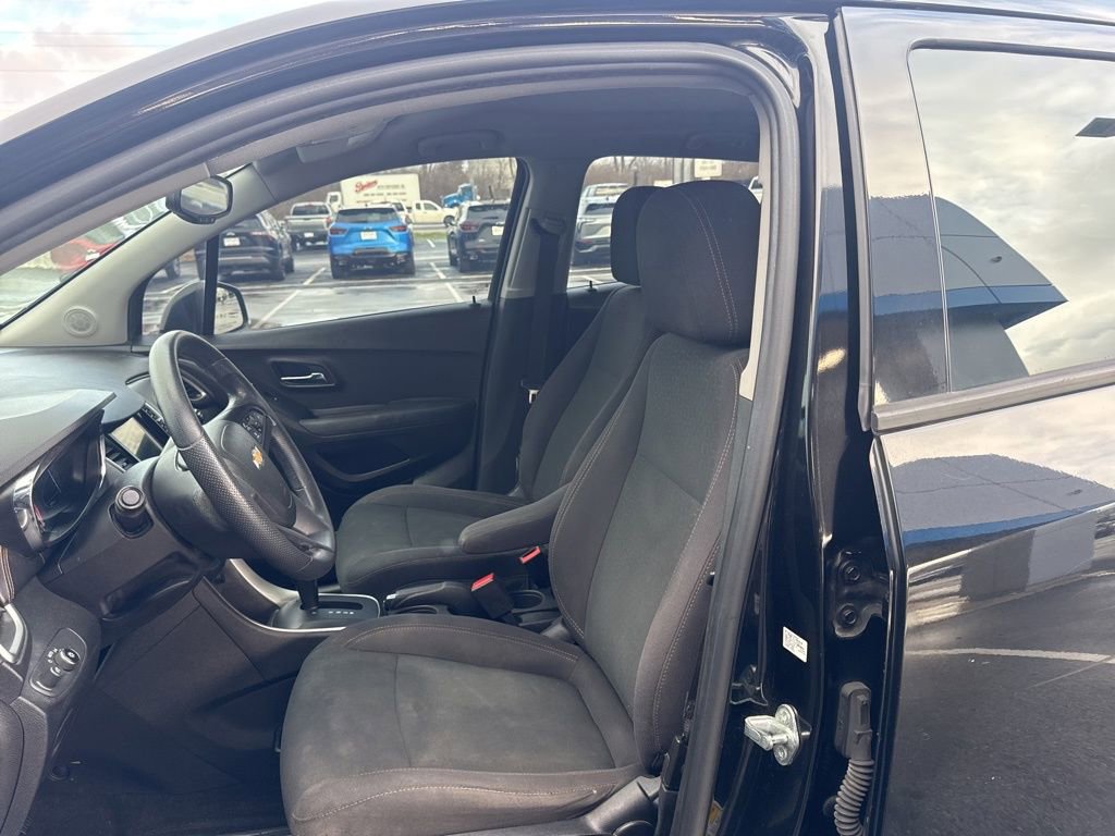 Used 2018 Chevrolet Trax LS image 9