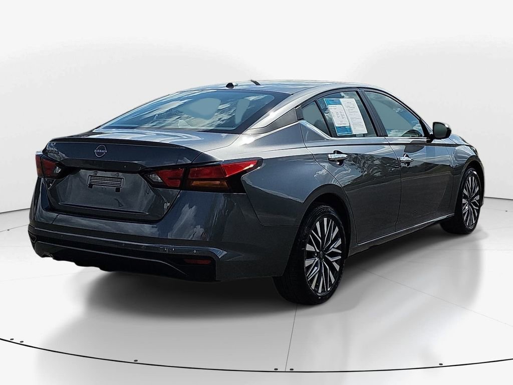 Used 2025 Nissan Altima 2.5 SV image 5