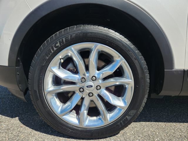 Used 2015 Ford Explorer Limited w/ Equipment Group 301A AWD/4WD image 23