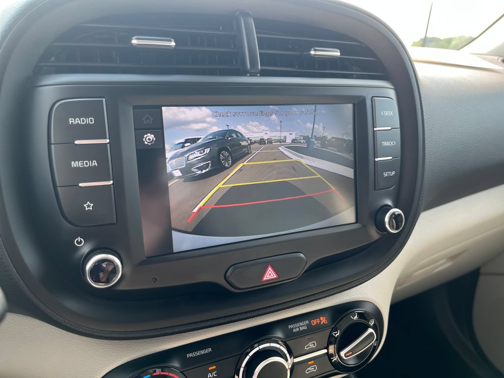 Used 2025 Kia Soul LX w/ LX Technology Package FWD image 20