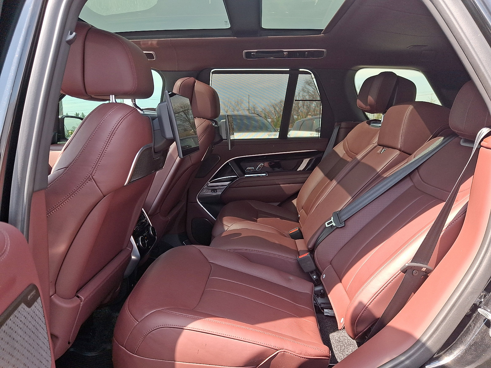 Used 2024 Land Rover Range Rover Autobiography image 10