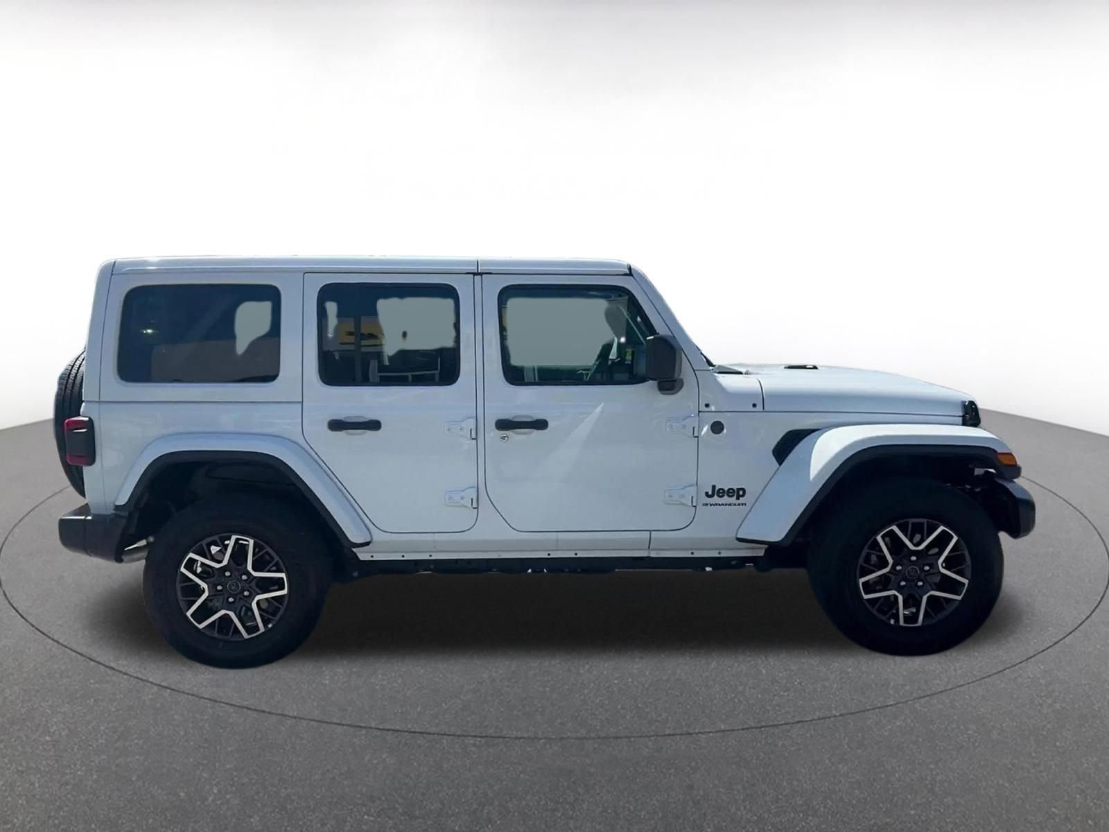 Used 2025 Jeep Wrangler Sahara image 16
