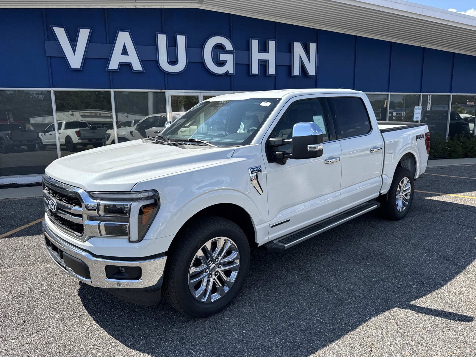 New 2025 Ford F150 Lariat w/ Equipment Group 501A Mid