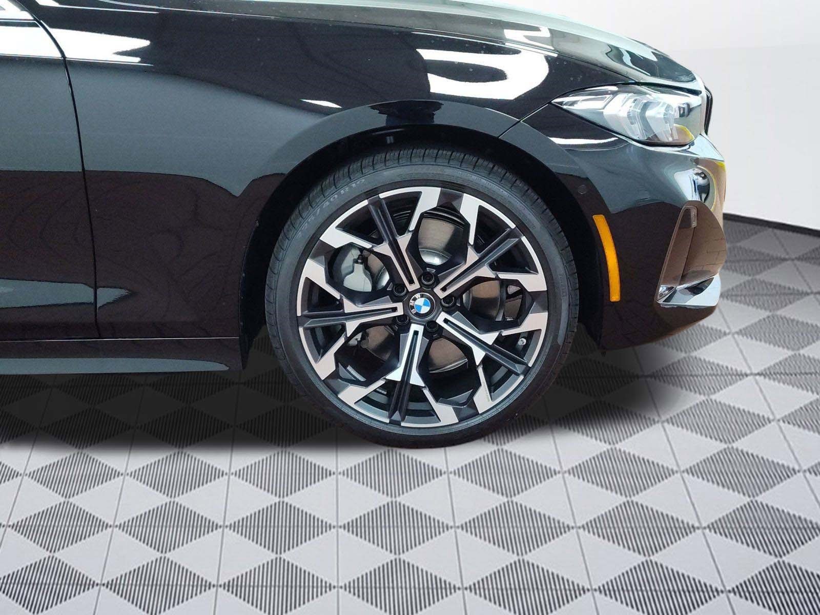 Used 2025 BMW 330i xDrive Sedan w/ Premium Package image 12