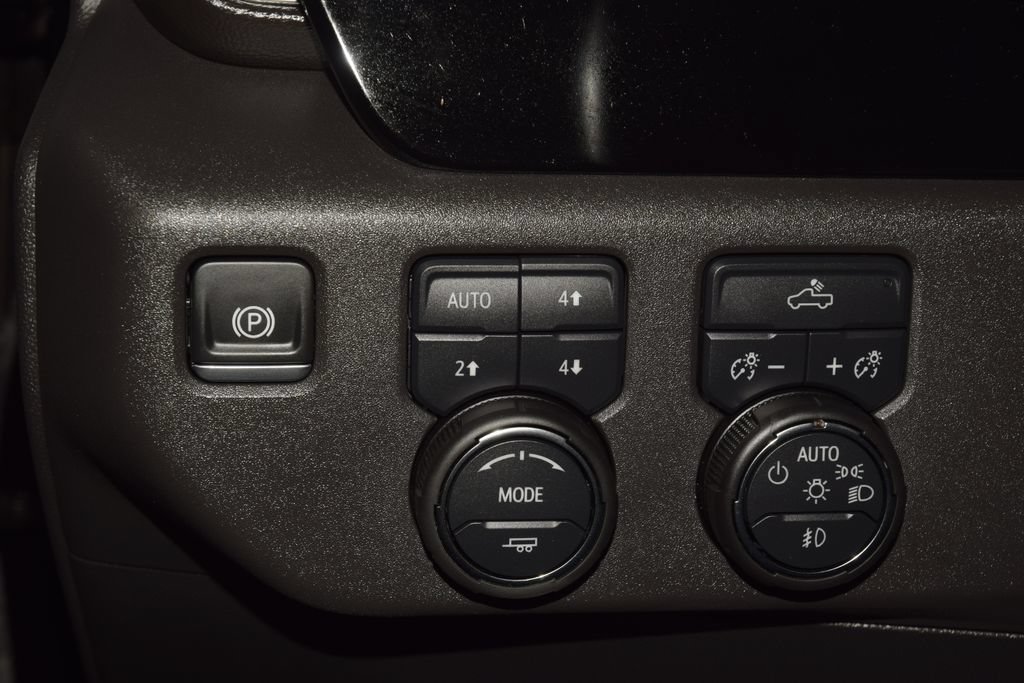 Used 2024 Chevrolet Silverado 1500 LT Trail Boss w/ Convenience Package II AWD/4WD image 39