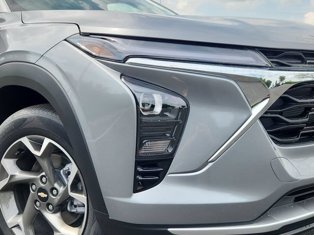 New 2026 Chevrolet Trax LT w/ Driver Confidence Package FWD image 9