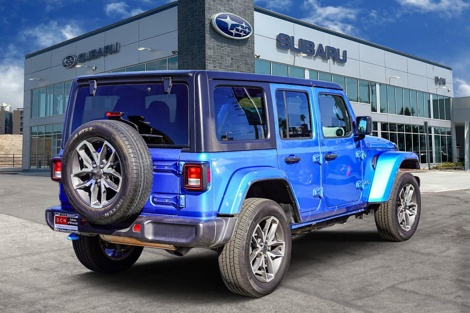 Used 2024 Jeep Wrangler Sport S image 4